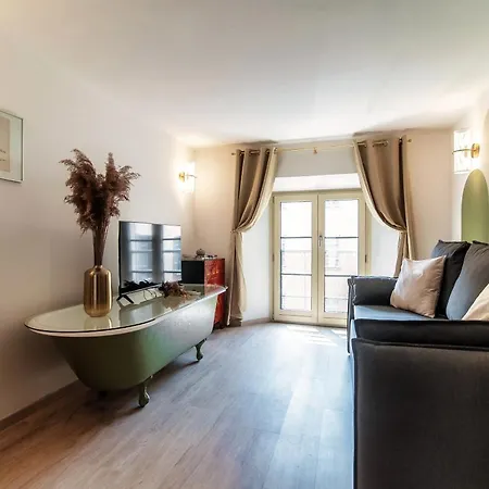 Vanity Flat - The House Of Travelers Como