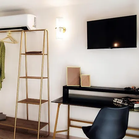 Vanity Flat - The House Of Travelers