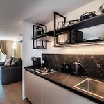 아파트 Vanity Flat By 