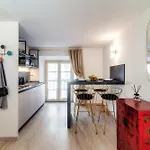 아파트 Vanity Flat By 